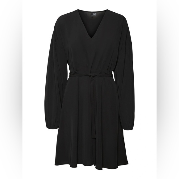 Vero Moda Short Dress V neck in Black - Picture 3 of 10